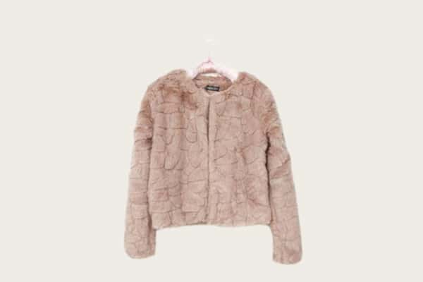 白碱滩区回收品牌衣服